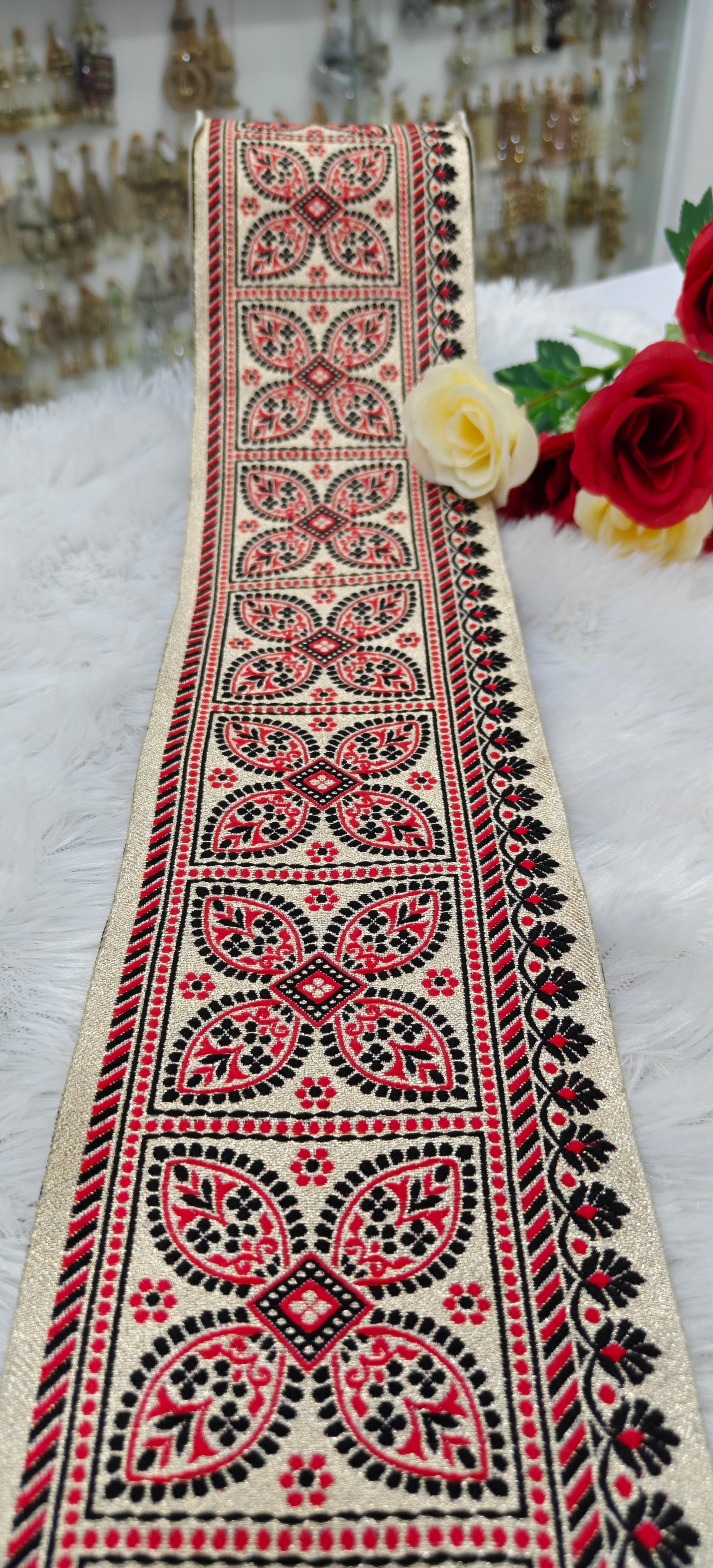 Royal Kashmiri Paisley Zari Border Lace