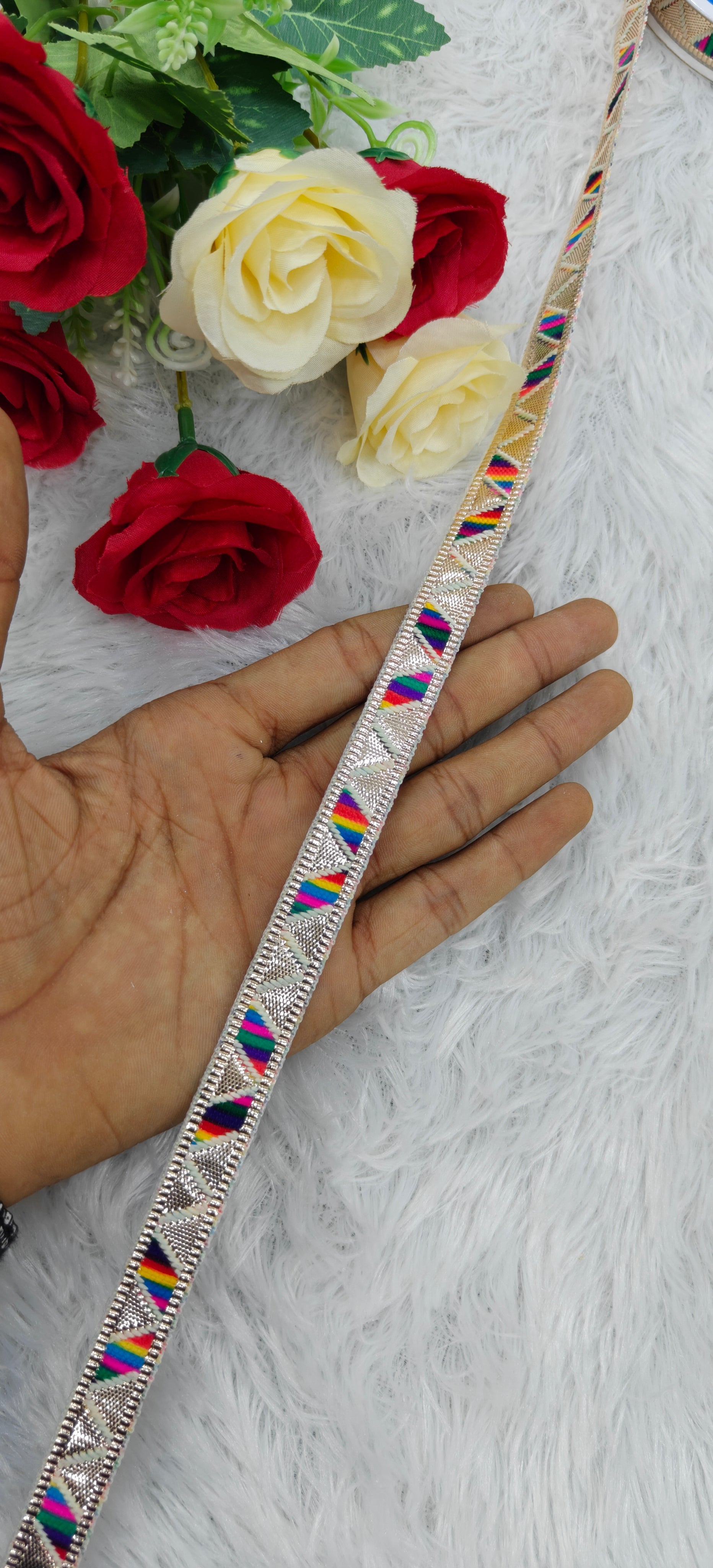 Classic Triangle Zari Lace