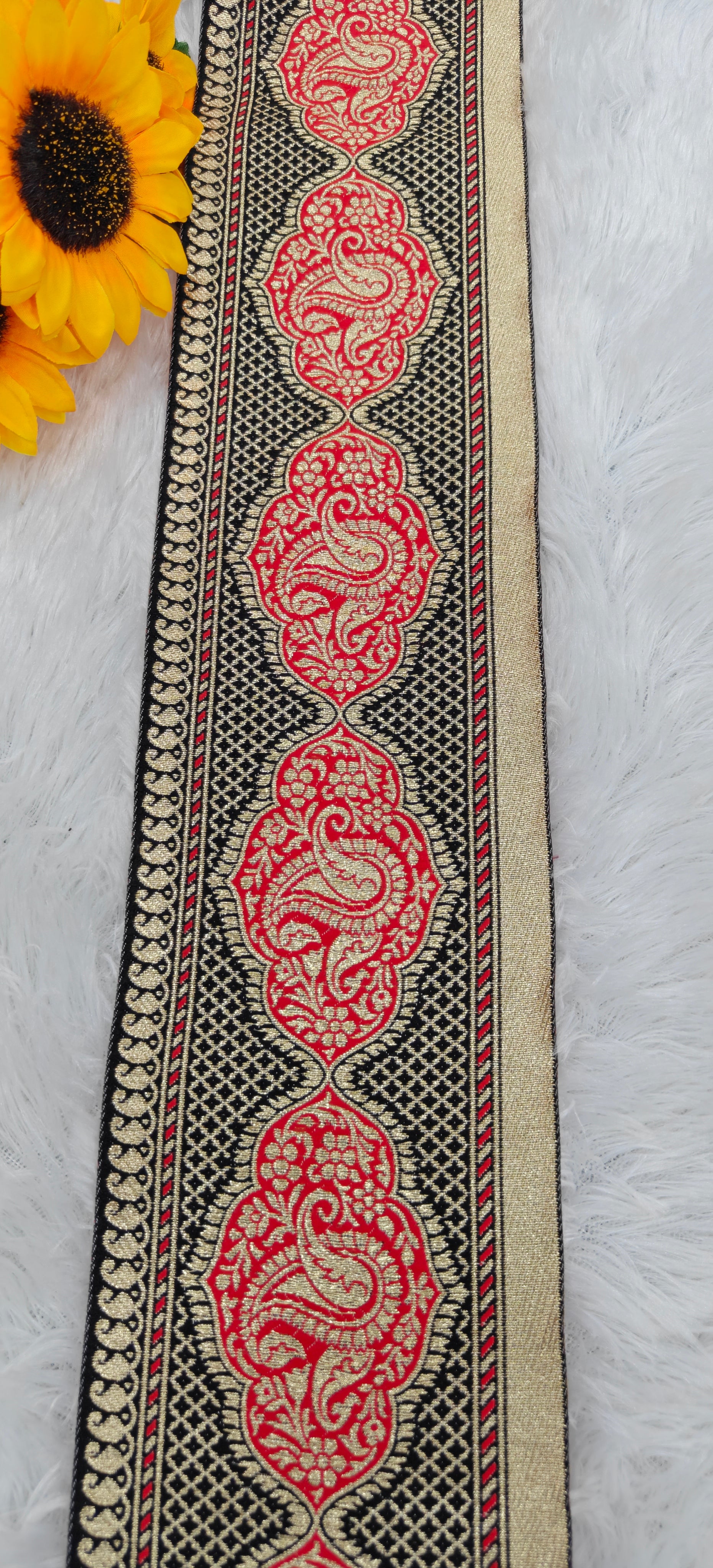 Royal Paisley Banarasi Border Lace
