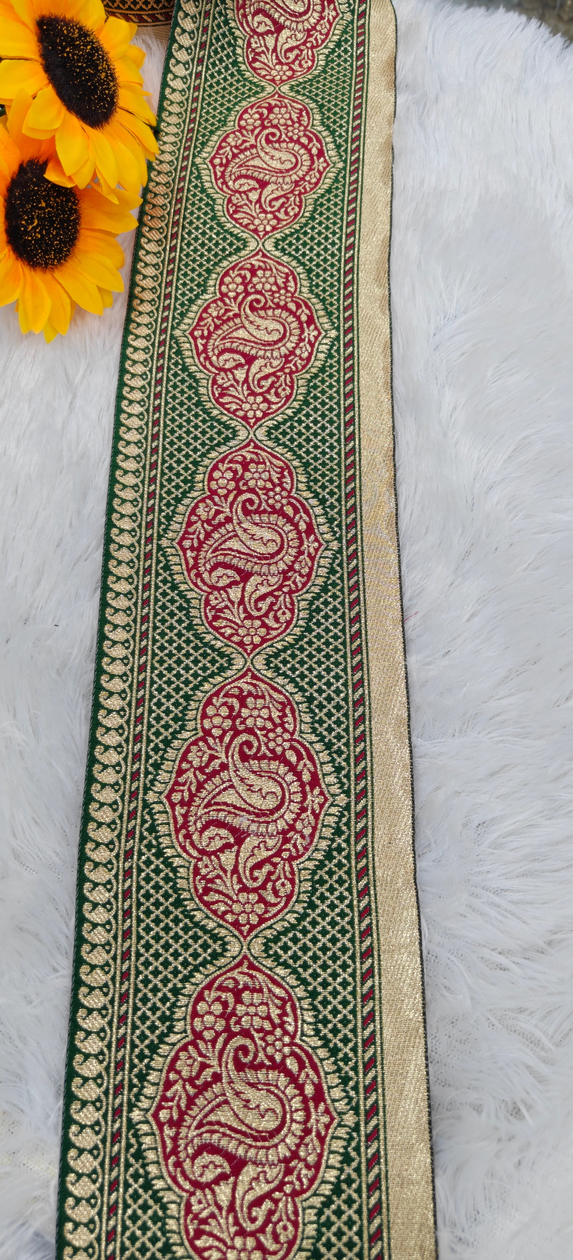 Royal Paisley Banarasi Border Lace