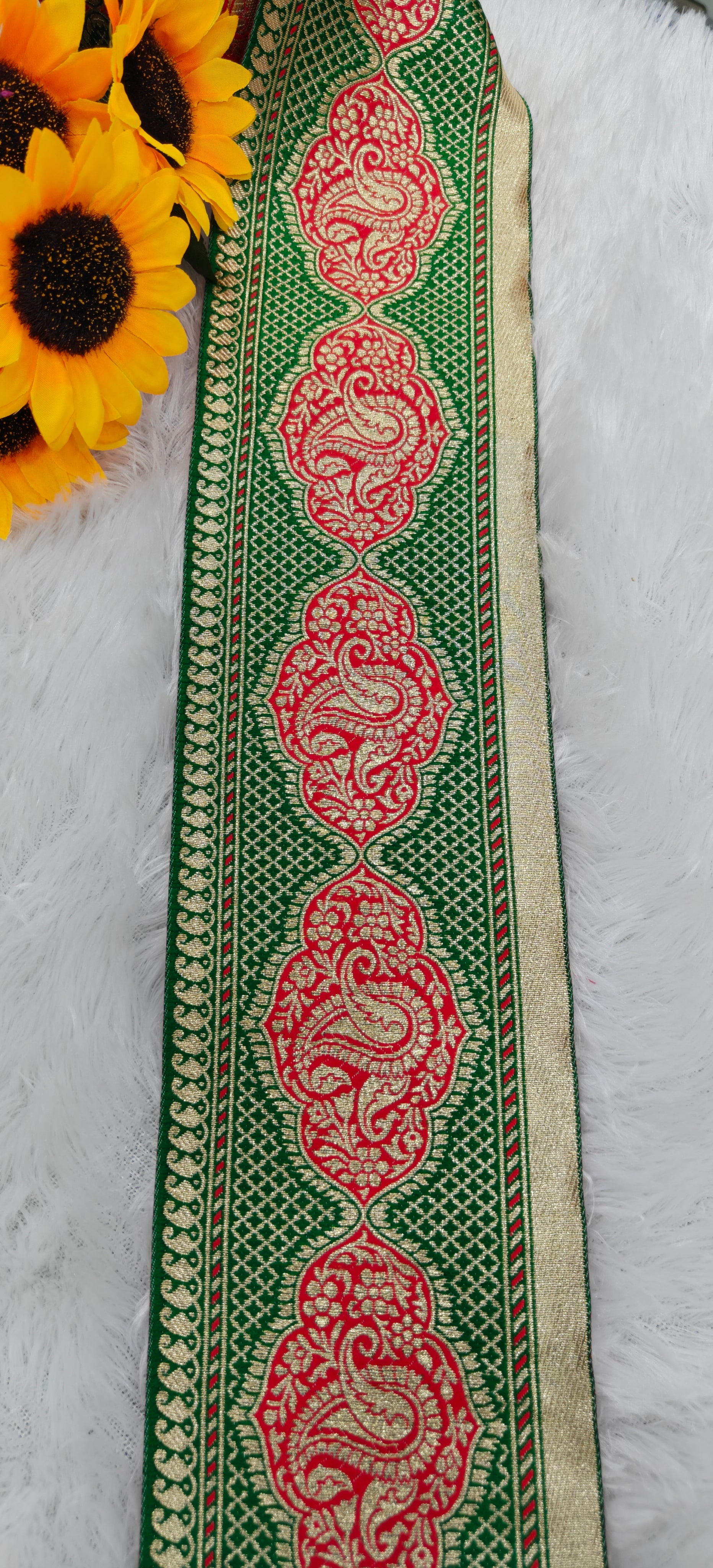 Royal Paisley Banarasi Border Lace