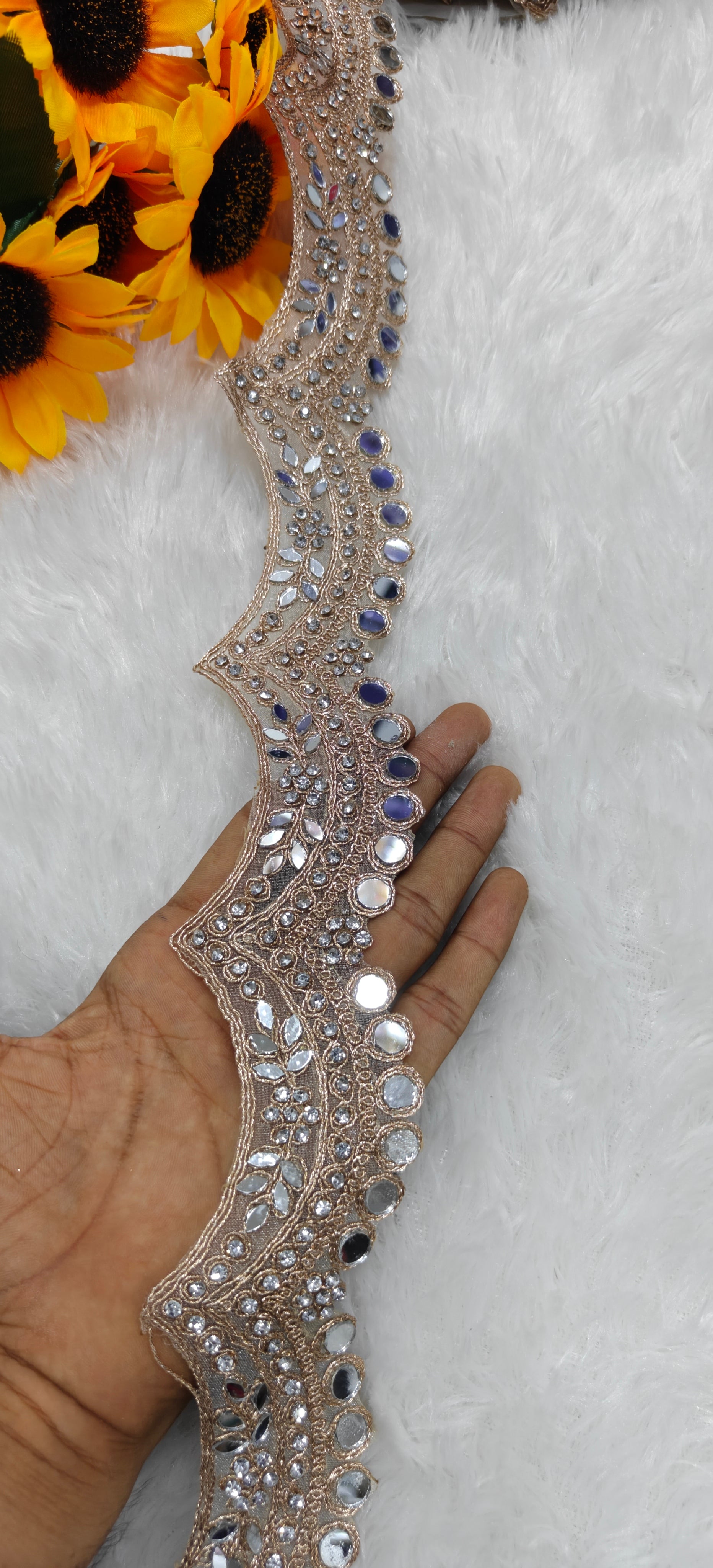 Regal Mirror Scallop Lace