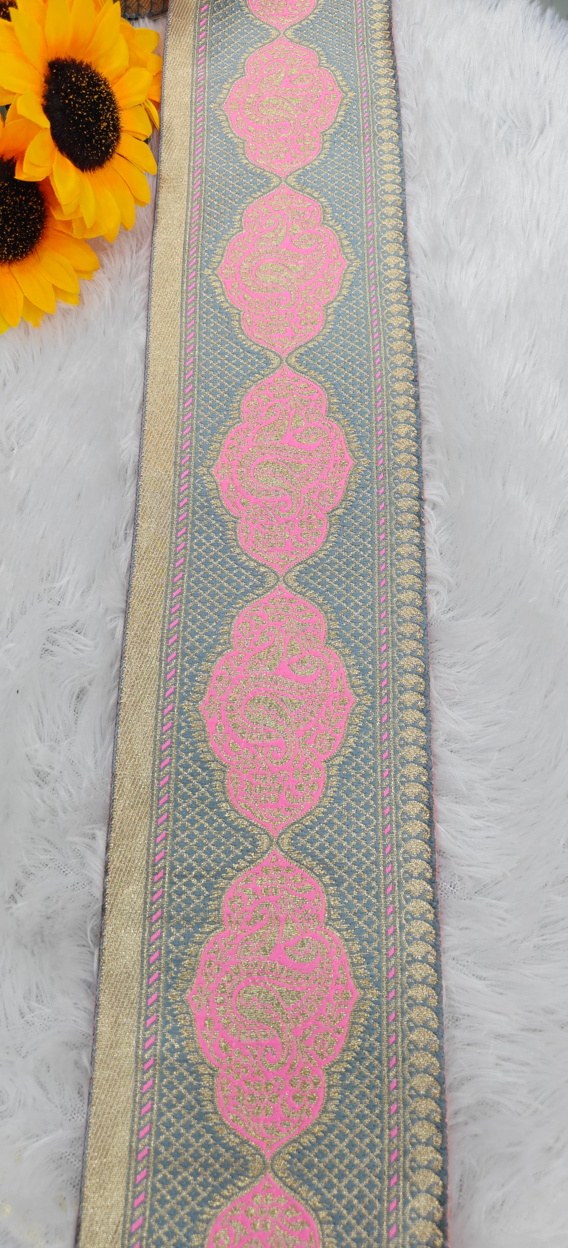 Royal Paisley Banarasi Border Lace