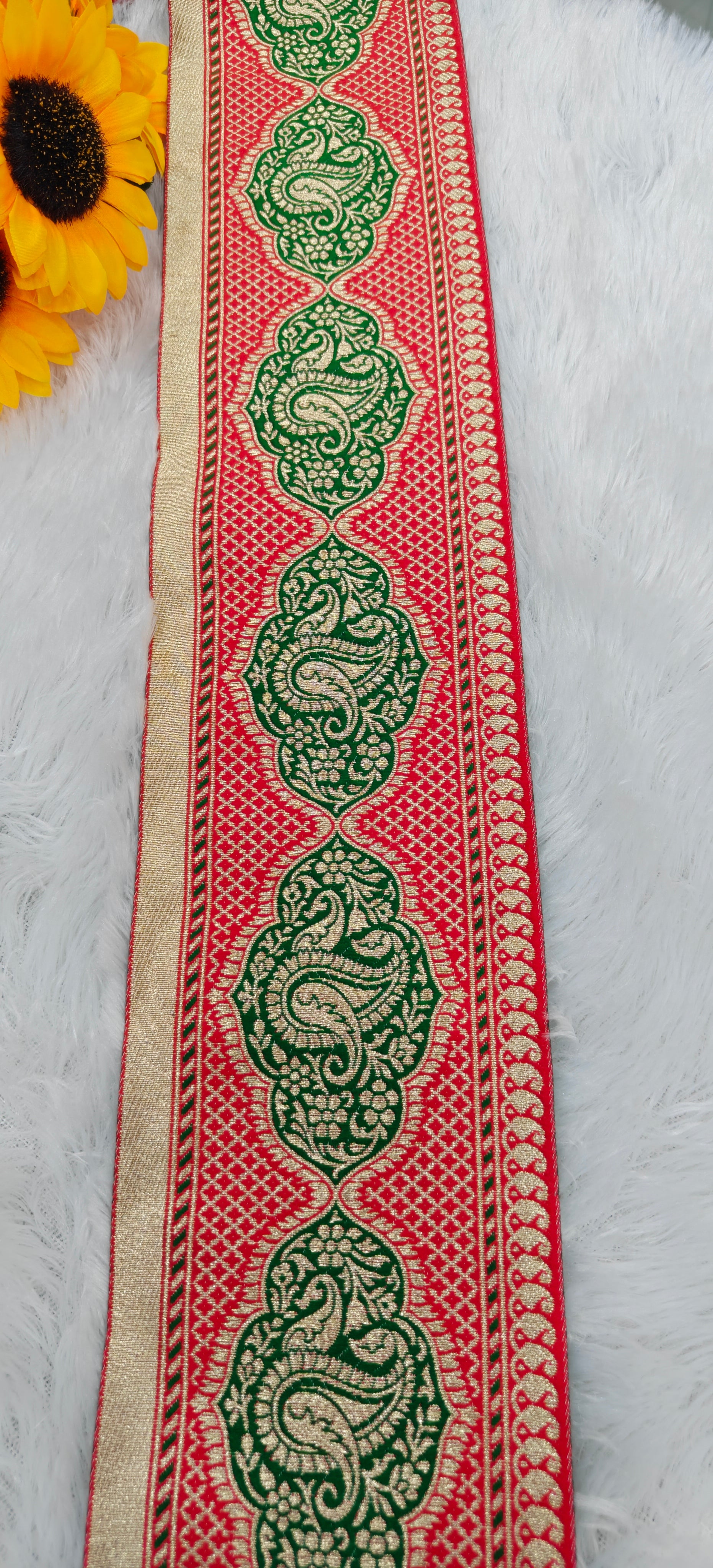 Royal Paisley Banarasi Border Lace