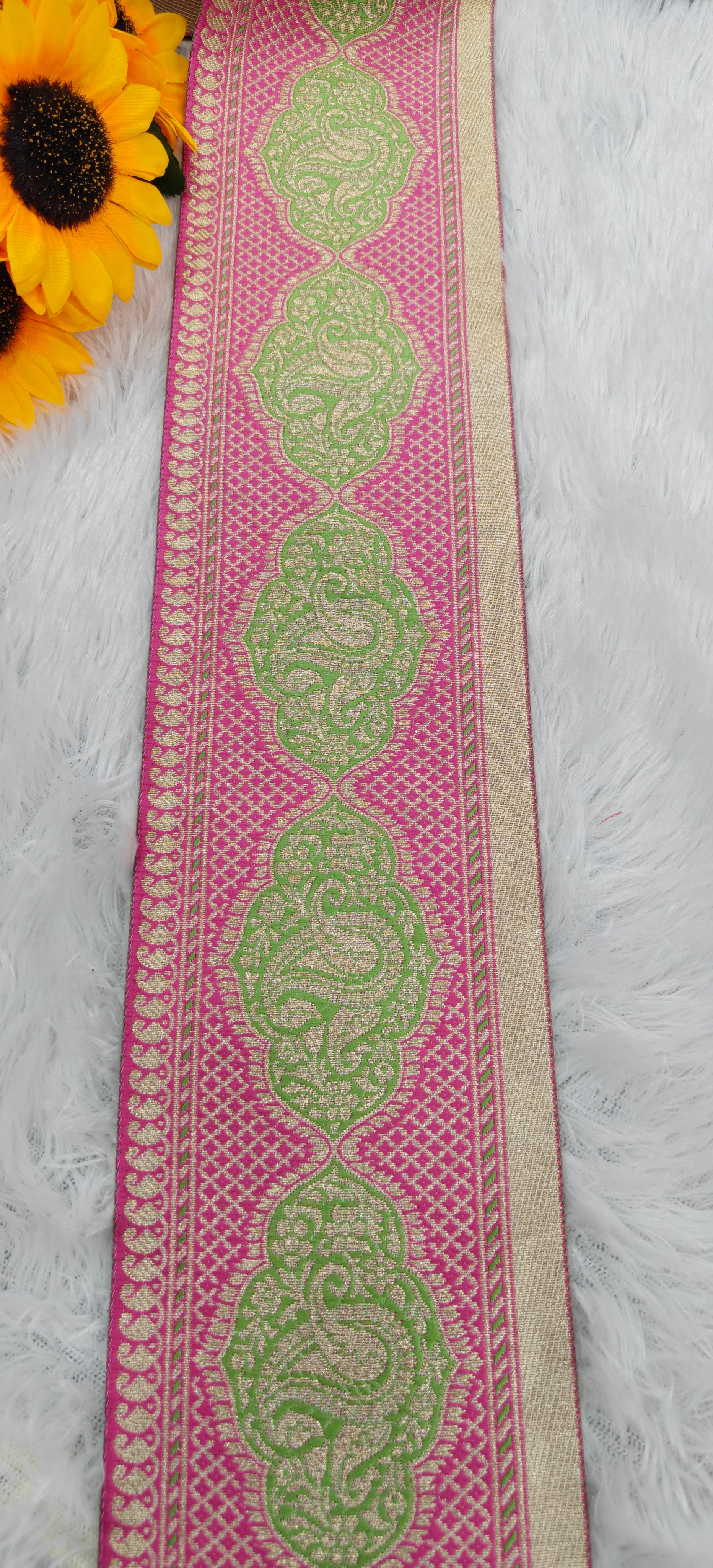 Royal Paisley Banarasi Border Lace