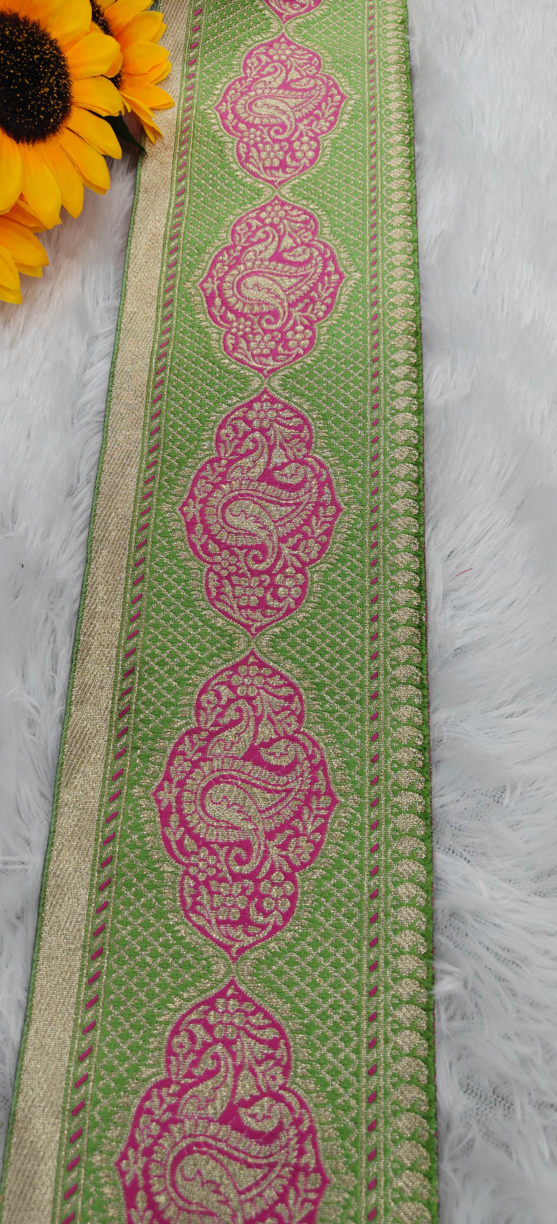 Royal Paisley Banarasi Border Lace