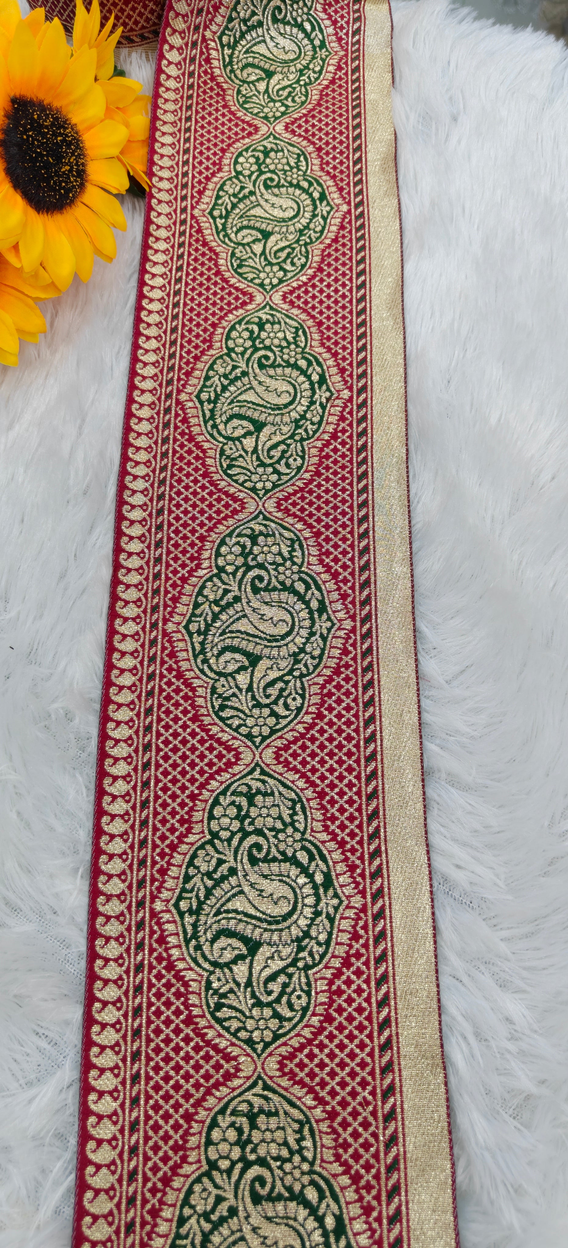 Royal Paisley Banarasi Border Lace