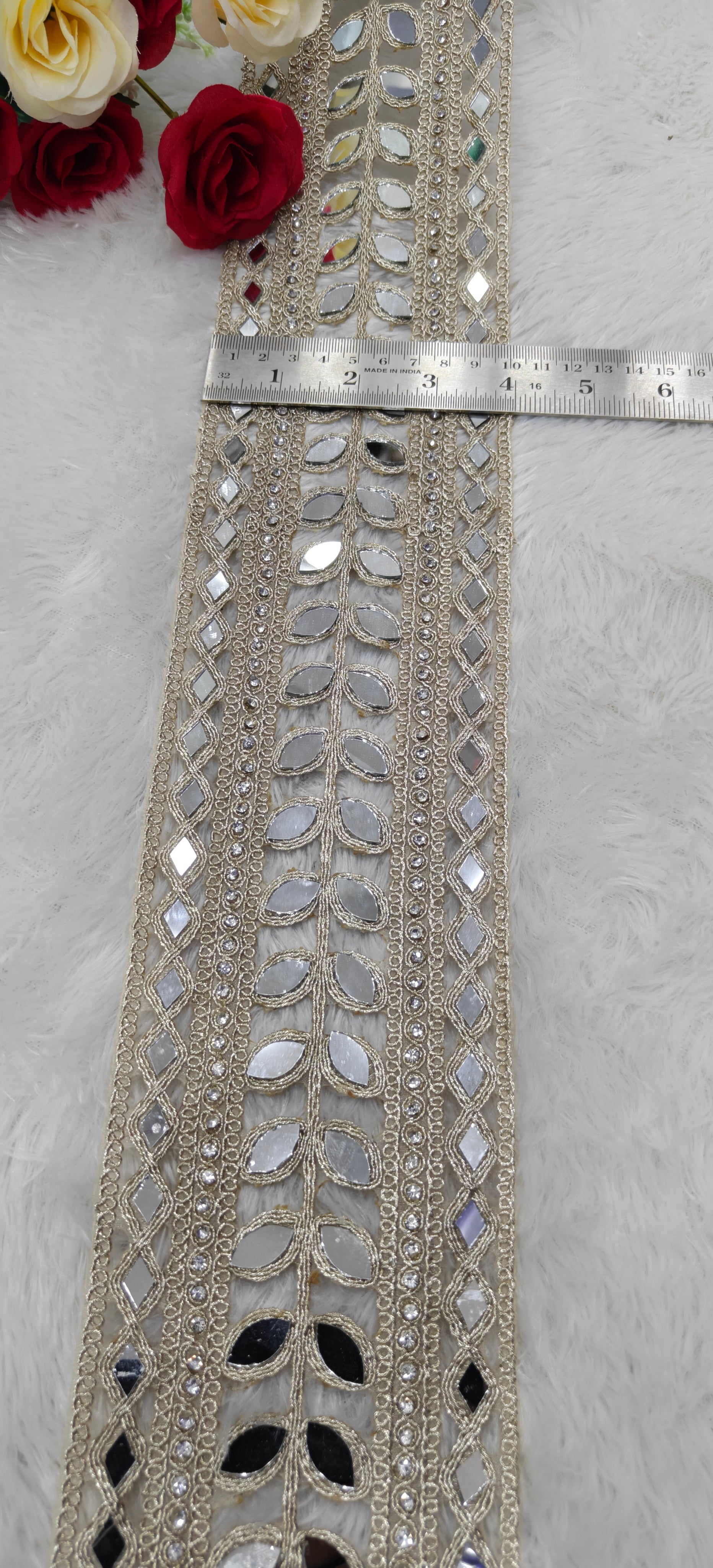 Leaf mirror border lace