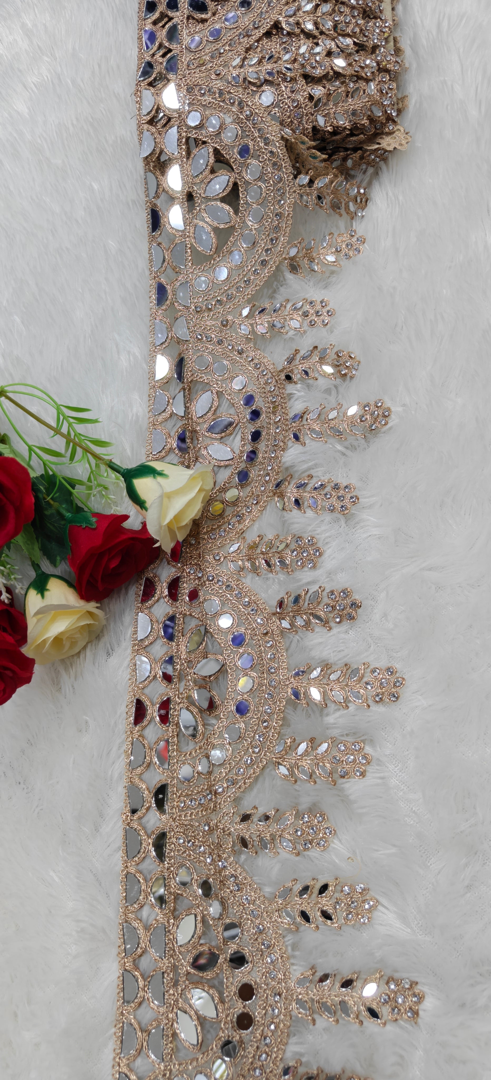 Regal Mirror Scallop Toran Lace